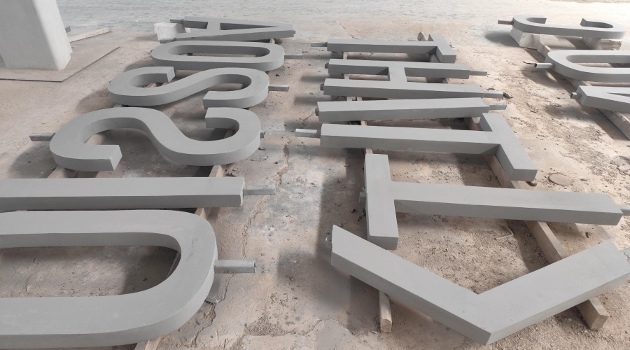 海南海口岸線UHPC坐凳與吧臺工程案例 海南海口岸線UHPC坐凳與吧臺工程案例