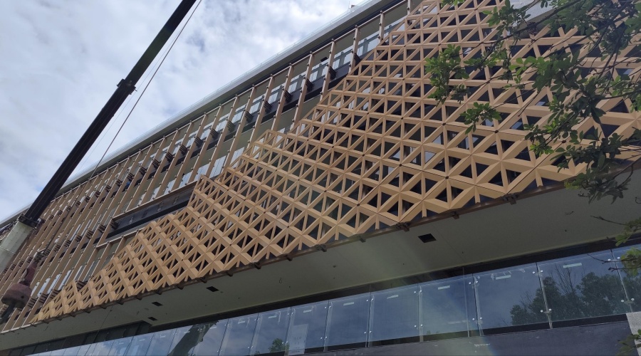 惠州茶葉產業園彩色UHPC鏤空幕墻板工程案例 惠州茶葉產業園彩色UHPC鏤空幕墻板工程案例